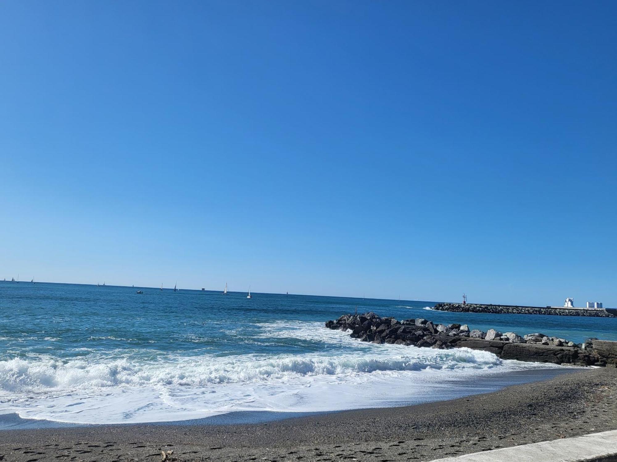 La Casetta A Due Passi Dal Mare Genua Exteriör bild