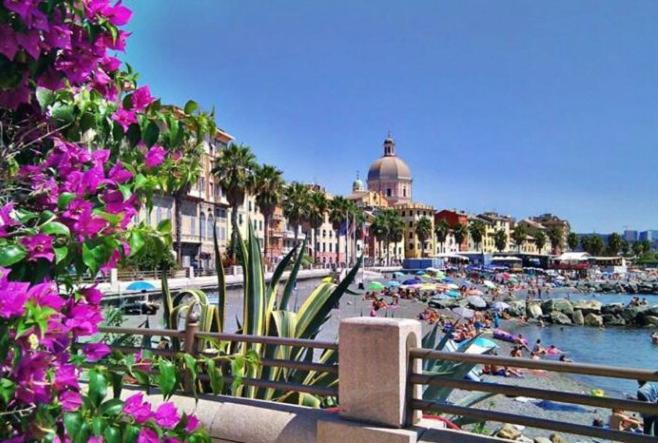 La Casetta A Due Passi Dal Mare Genua Exteriör bild